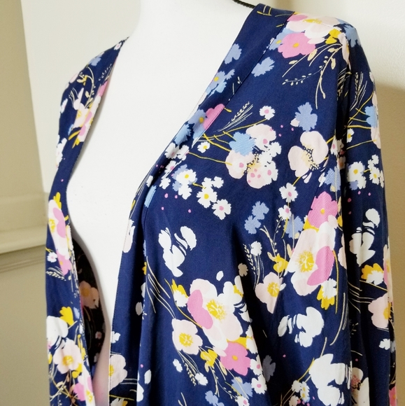 A NEW DAY APPROACH FLORAL KIMONO CARDIGAN - Picture 2 of 4